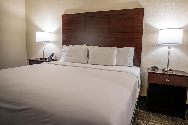 Cobblestone Hotel & Suites - Lamar