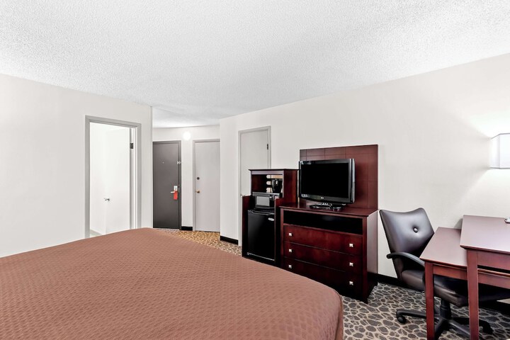 Room 16 of 36