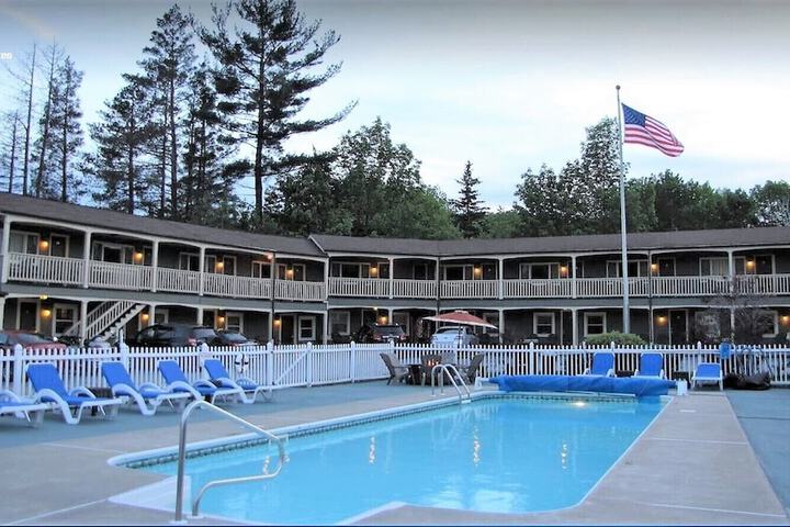 Mt Madison Inn & Suites