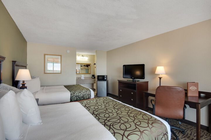 Room 10 of 24