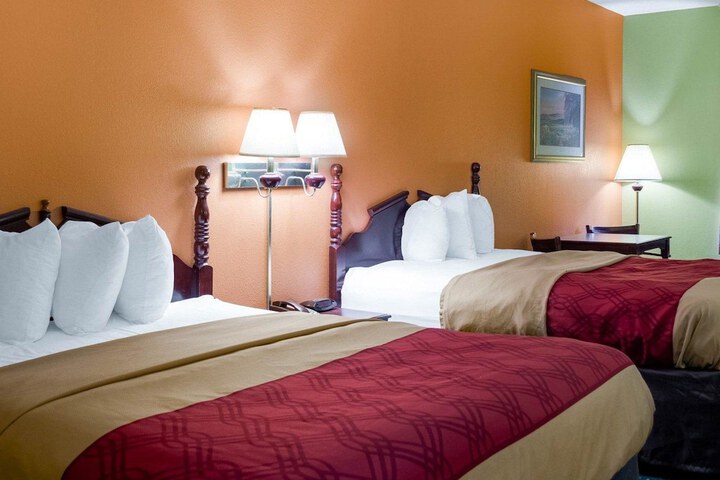 Econo Lodge Canton I-55