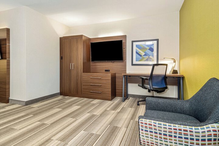 Room 280 of 348