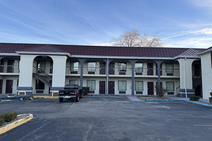 Hotel 4 of 40