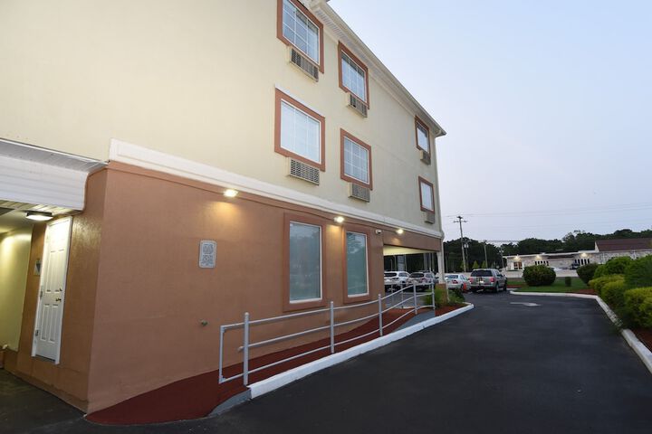 Hotel 2 of 73