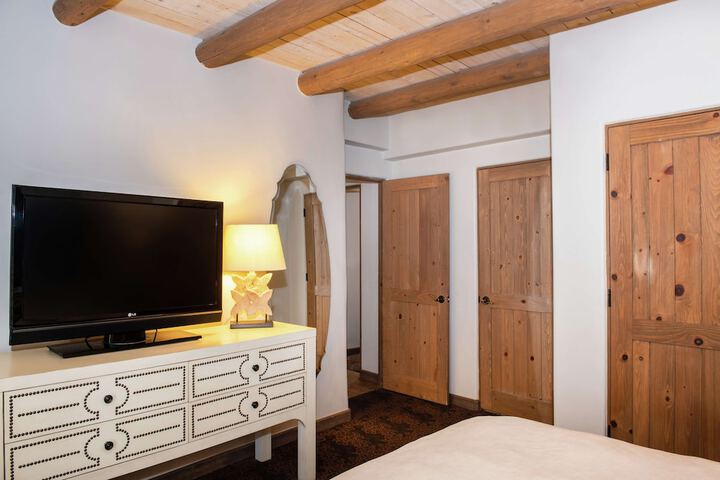 Room 43 of 70