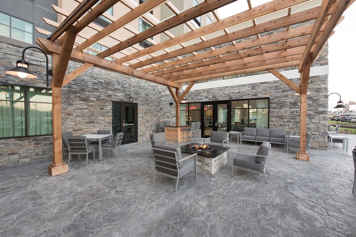 Terrace/Patio 44 of 48