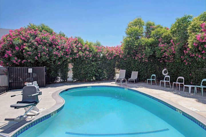 Pool 7 of 14