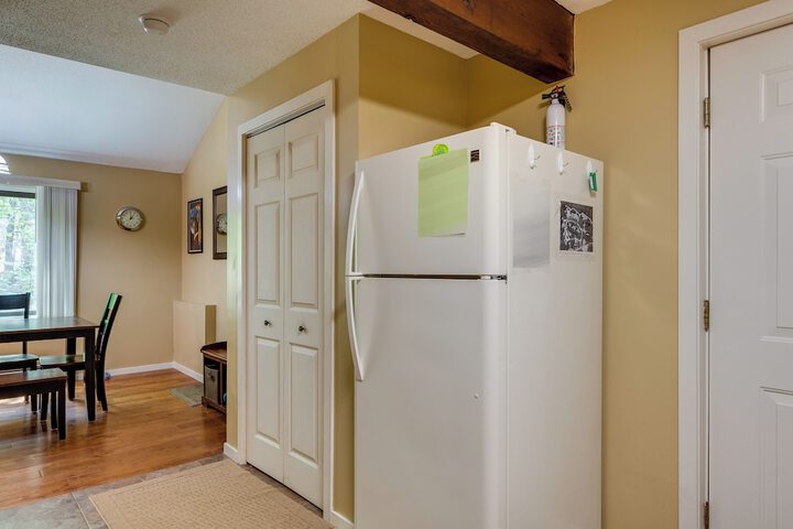 Bartlett Townhome w / Balcony: 1 Mi to Ski Resort!