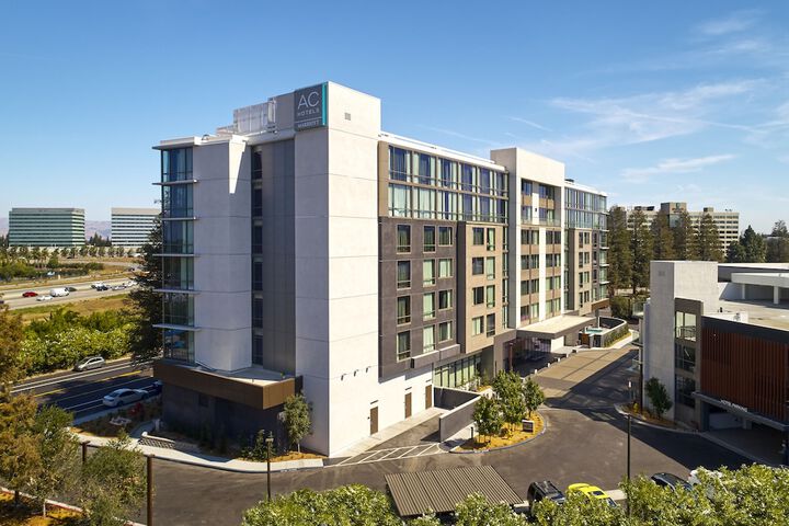 Hotel 8 of 61