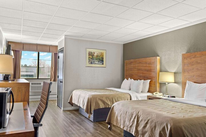 Room 33 of 72