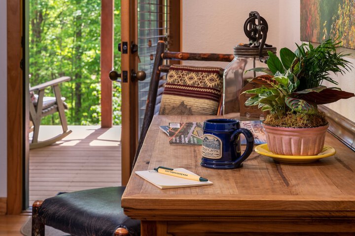 Bent Creek Lodge Bed & Breakfast