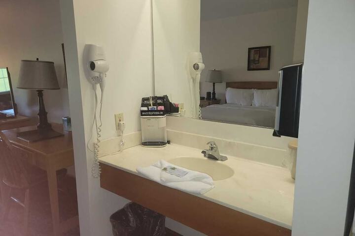 Room 22 of 40