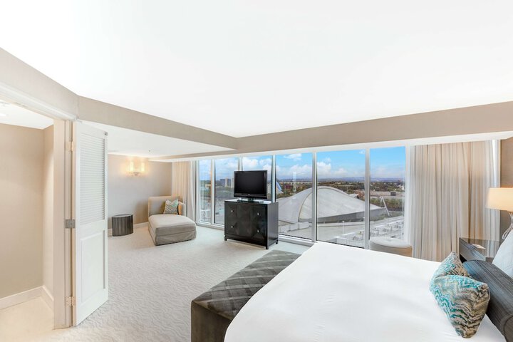 Room 26 of 100