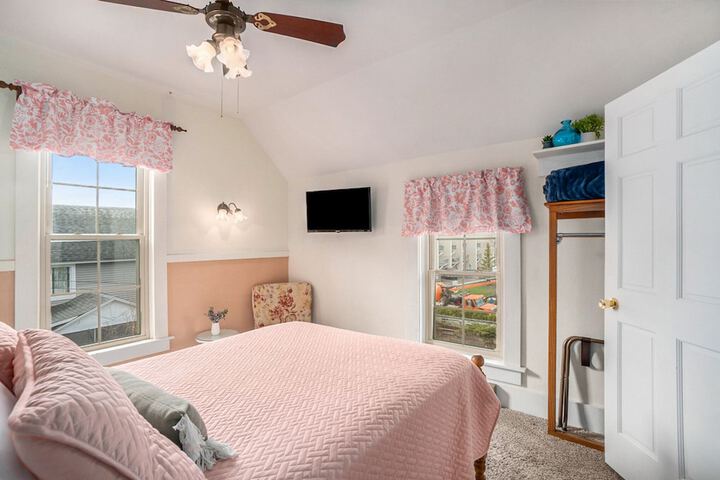 Room 47 of 128
