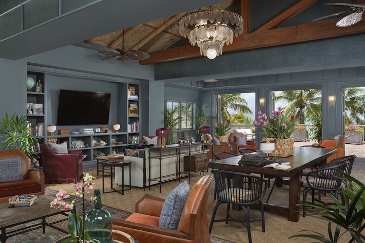 Lounge 41 of 60