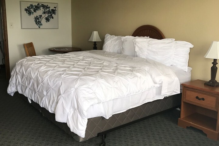 Room 4 of 5