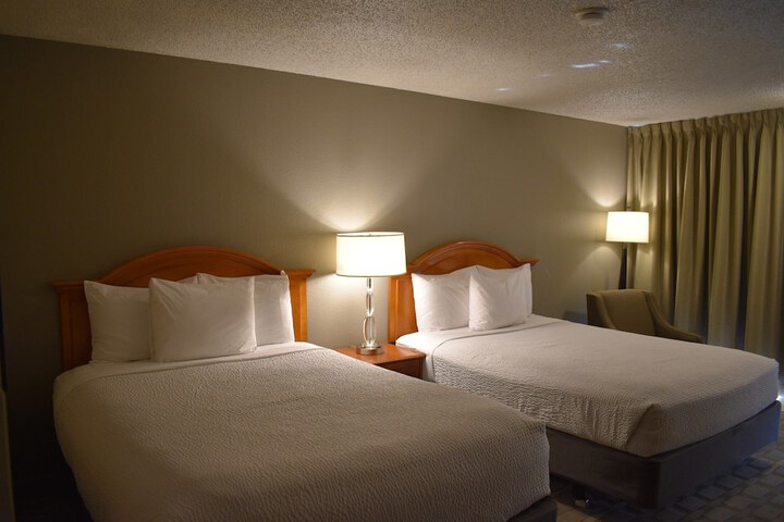 Room 28 of 40