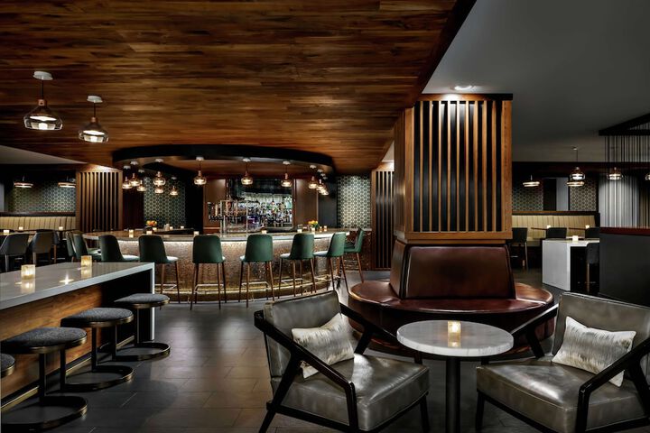 Lounge 95 of 100