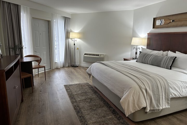 Room 11 of 24