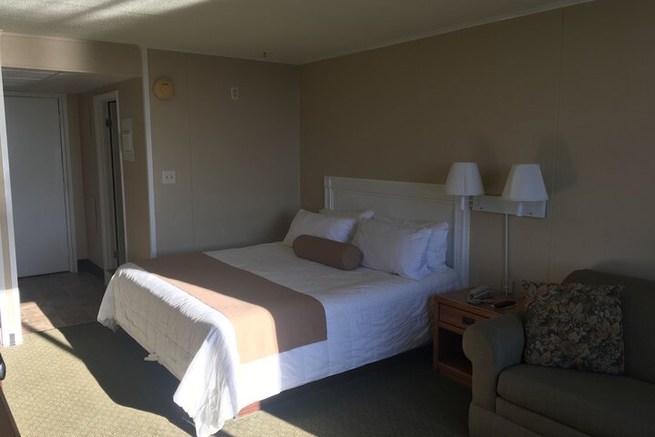 Fenwick Islander Motel