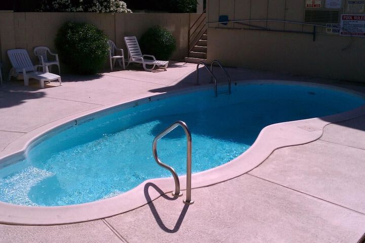 Pool 4 of 22