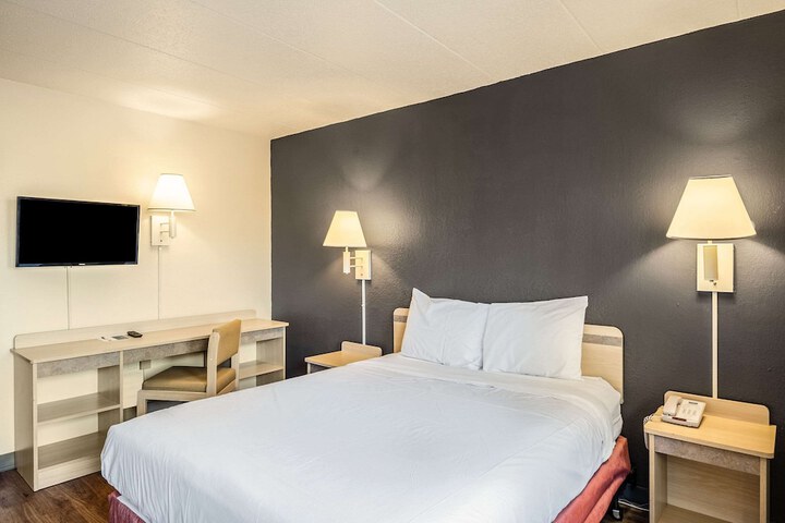 Room 14 of 49