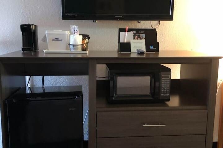 Room 32 of 60