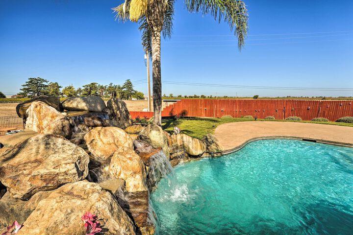 Near Wineries: Elk Grove Getaway w / Saltwater Pool