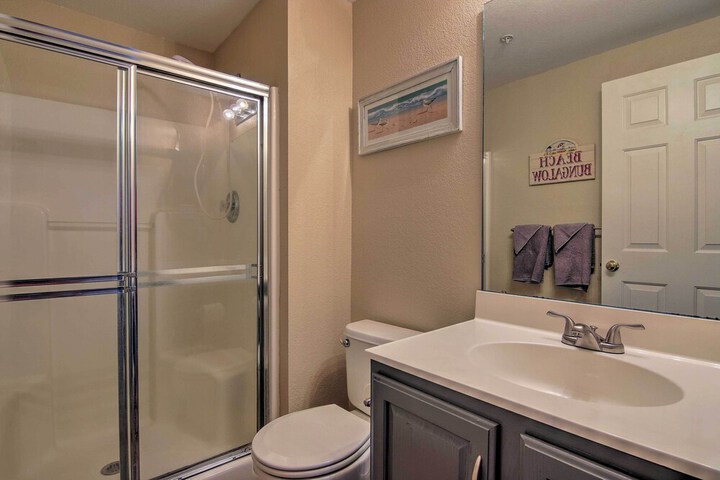 Pool Access & Deck: Bethany Beach Gem