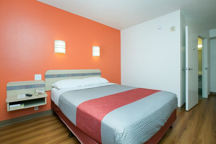 Room 29 of 38