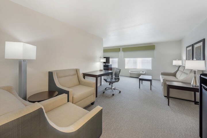 Room 13 of 42
