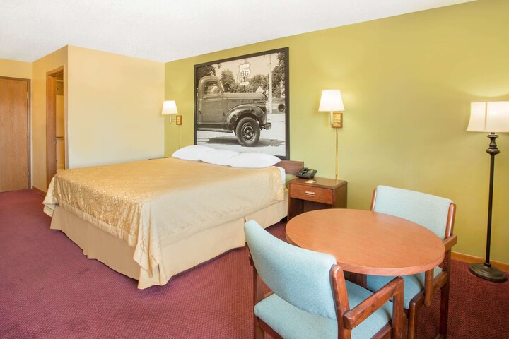 Room 12 of 14