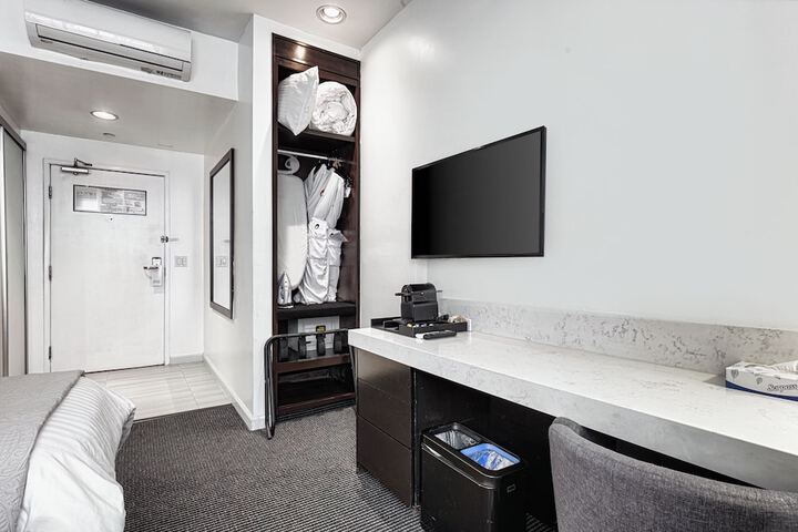 Room 49 of 112