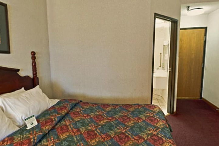 Room 7 of 15