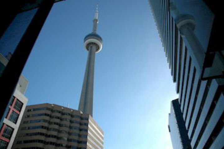 Livingsuites Toronto Front & John