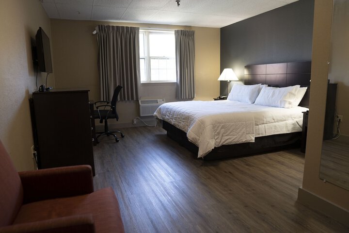 Room 7 of 18