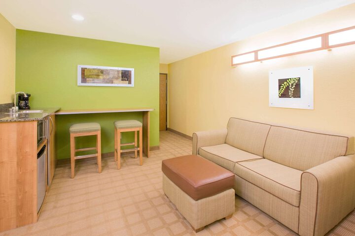 Room 8 of 26