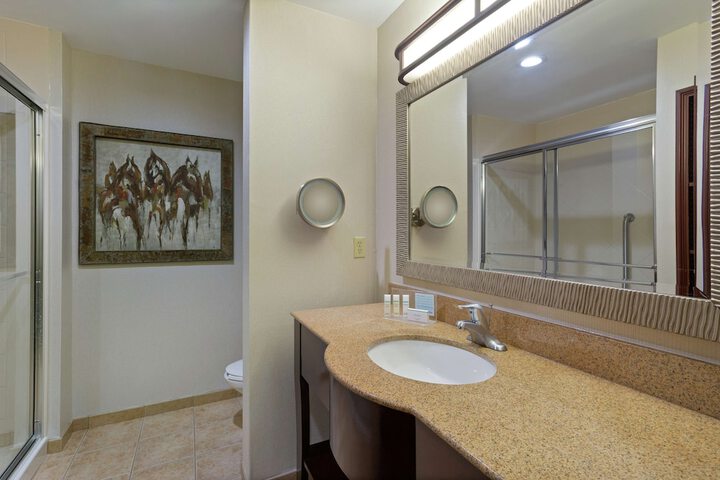 Room 16 of 36