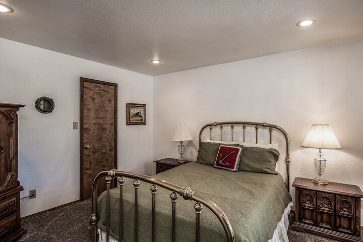 Room 12 of 26