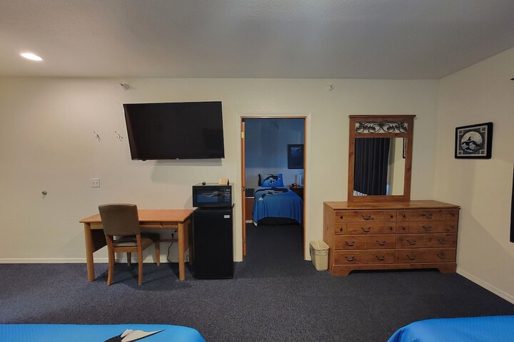 Room 11 of 25