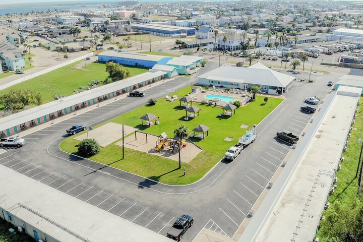 Shark Reef Resort Motel & Cottages