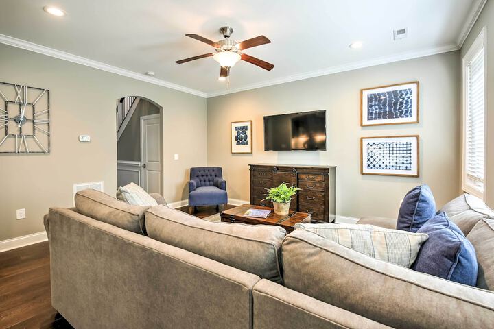 Downtown Townhome Walk to Dine & Shop on Broad St