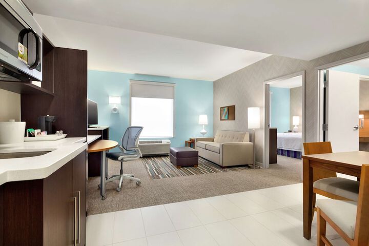 Room 11 of 27