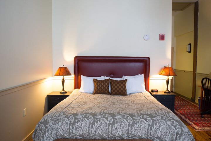 Room 17 of 128