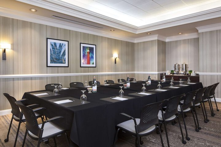 DoubleTree by Hilton Hotel Jacksonville Riverfront