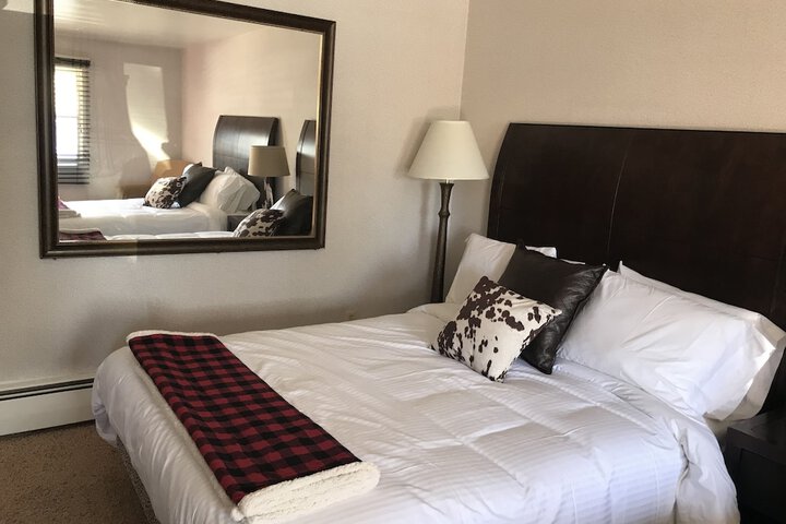 Room 18 of 25