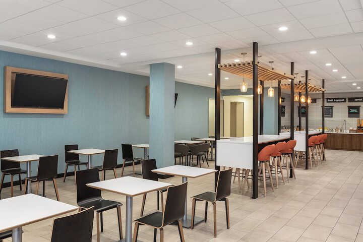 Holiday Inn & Suites Detroit - Troy by IHG