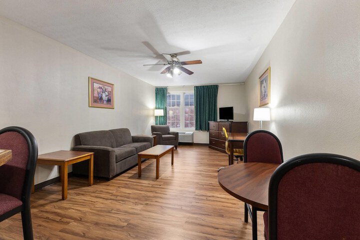 Days Inn by Wyndham Madisonville