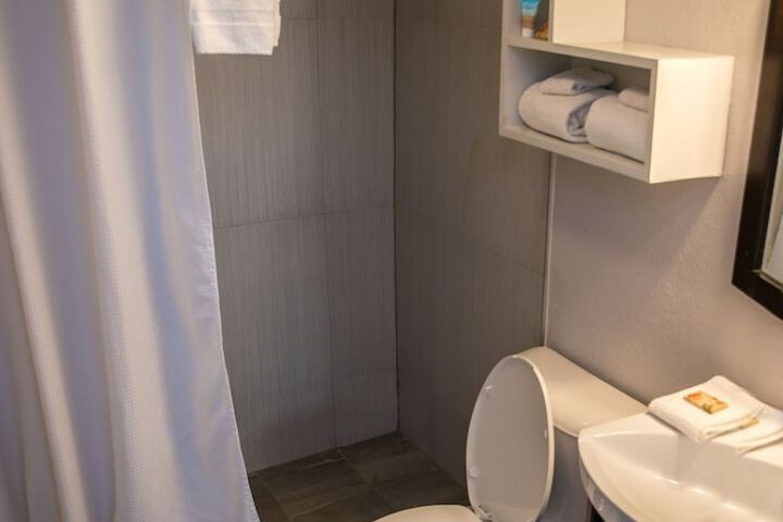 Room 7 of 14