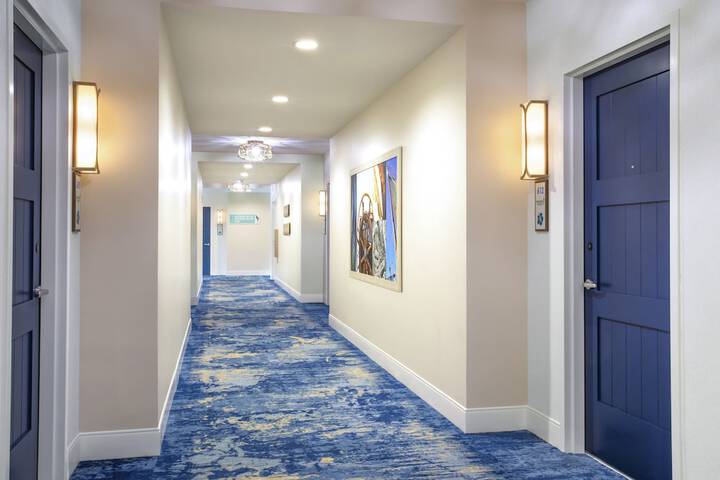 Ballroom/Hall 33 of 38